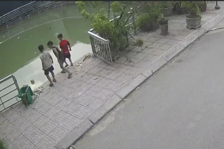 Hà Nội: Hai bé trai tử vong thương tâm dưới giếng làng ở An Khánh- Ảnh 1. Hà Nội: Hai bé trai tử vong thương tâm dưới giếng làng ở An Khánh- Ảnh 1.