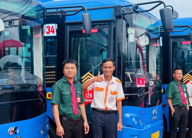 TP.HCM có thêm 443 xe buýt điện phục vụ người dân từ 1/8- Ảnh 4. TP.HCM có thêm 443 xe buýt điện phục vụ người dân từ 1/8- Ảnh 4.