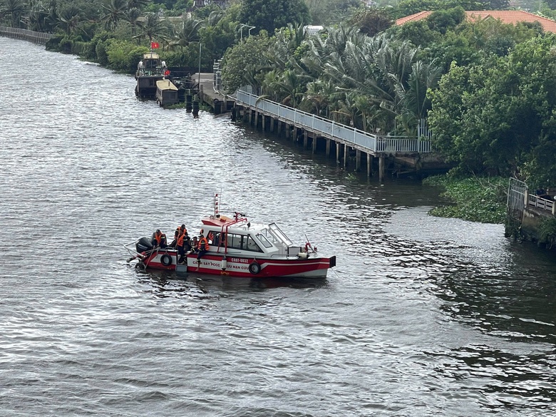 Đang t&igrave;m kiếm c&ocirc; g&aacute;i nghi nhảy s&ocirc;ng S&agrave;i G&ograve;n, ph&aacute;t hiện thi thể người đ&agrave;n &ocirc;ng- Ảnh 2.