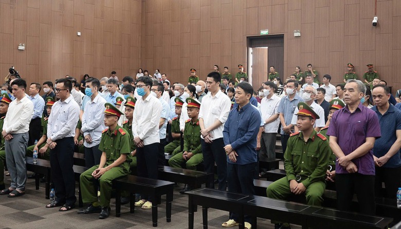 Vụ án Tập đoàn Phúc Sơn: Vì sao tòa nghị án kéo dài, chưa tuyên án?- Ảnh 2. Vụ án Tập đoàn Phúc Sơn: Vì sao tòa nghị án kéo dài, chưa tuyên án?- Ảnh 2.