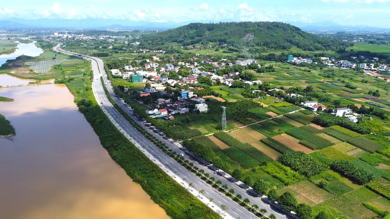 Quảng Ng&atilde;i bổ sung 500 tỷ đồng cho cấp x&atilde; để đo đạc, x&acirc;y dựng dữ liệu đất đai - Ảnh 2.