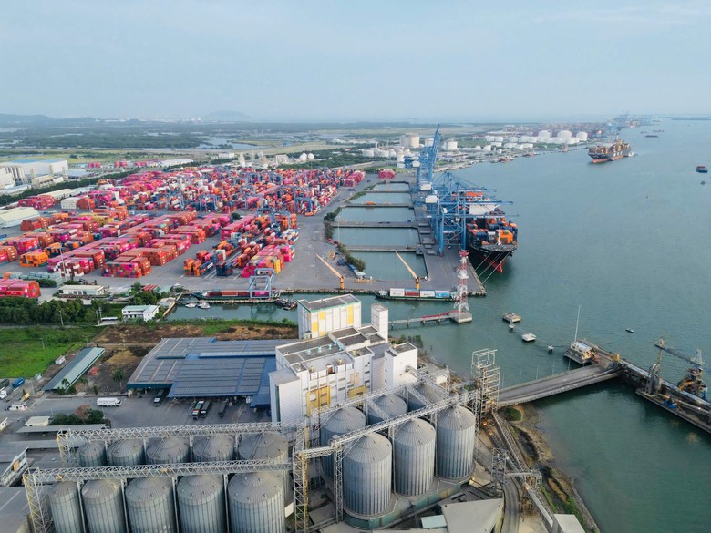 Chuy&ecirc;n gia hiến kế ba cực tăng trưởng, tầm nh&igrave;n đ&ocirc; thị biển hiện đại cho TP.HCM- Ảnh 4.