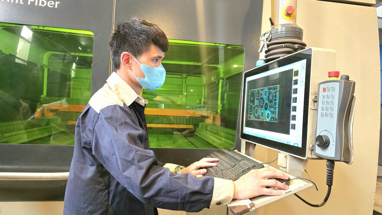 GDP 6 tháng đầu năm tăng 7,52%, cao nhất 15 năm- Ảnh 1. GDP 6 tháng đầu năm tăng 7,52%, cao nhất 15 năm- Ảnh 1.