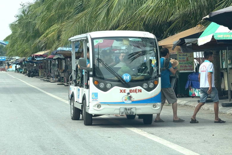 Thanh H&oacute;a: Xe điện ở Hải Tiến v&ocirc; tư hoạt động d&ugrave; chưa đ&aacute;p ứng quy định mới- Ảnh 1.