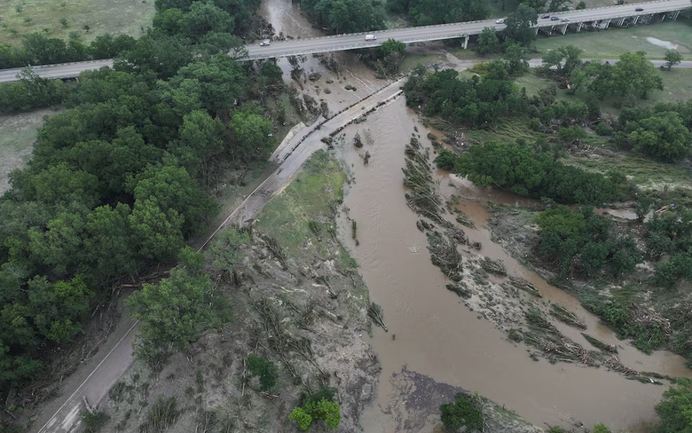 Lũ qu&eacute;t bất ngờ tại Texas khiến 43 người thiệt mạng, nhiều người vẫn mất t&iacute;ch