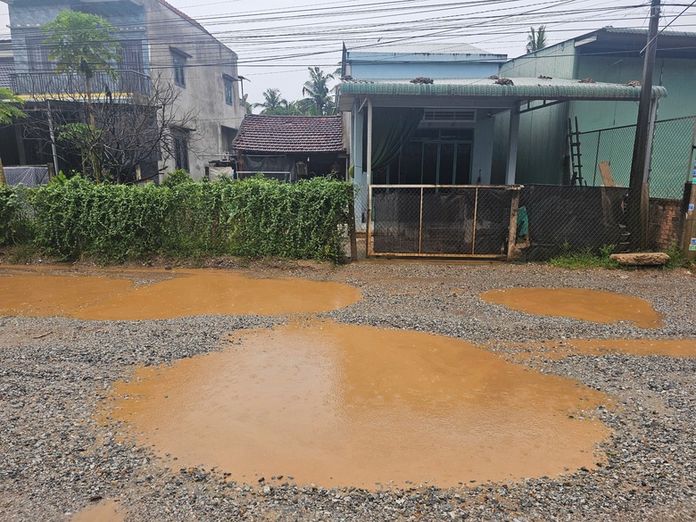 Gia Lai: Đường tỉnh xuống cấp nghiêm trọng, người dân bất an vì tai nạn rình rập- Ảnh 7. Gia Lai: Đường tỉnh xuống cấp nghiêm trọng, người dân bất an vì tai nạn rình rập- Ảnh 7.