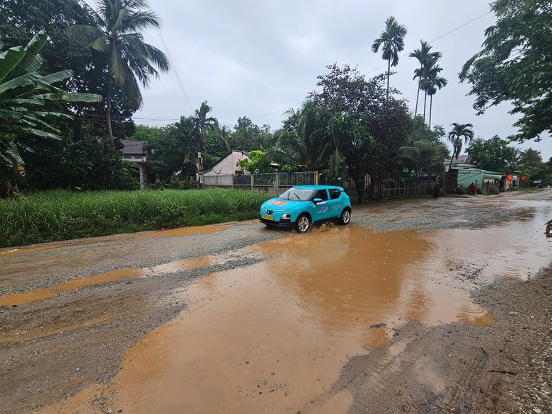 Gia Lai: Đường tỉnh xuống cấp nghiêm trọng, người dân bất an vì tai nạn rình rập- Ảnh 8. Gia Lai: Đường tỉnh xuống cấp nghiêm trọng, người dân bất an vì tai nạn rình rập- Ảnh 8.