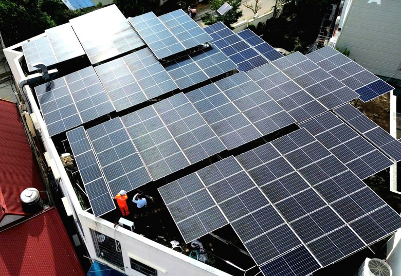 Điện lực miền Bắc vận động lắp điện mặt trời mái nhà: Giảm tiền điện, chia sẻ với hàng xóm- Ảnh 1. Điện lực miền Bắc vận động lắp điện mặt trời mái nhà: Giảm tiền điện, chia sẻ với hàng xóm- Ảnh 1.
