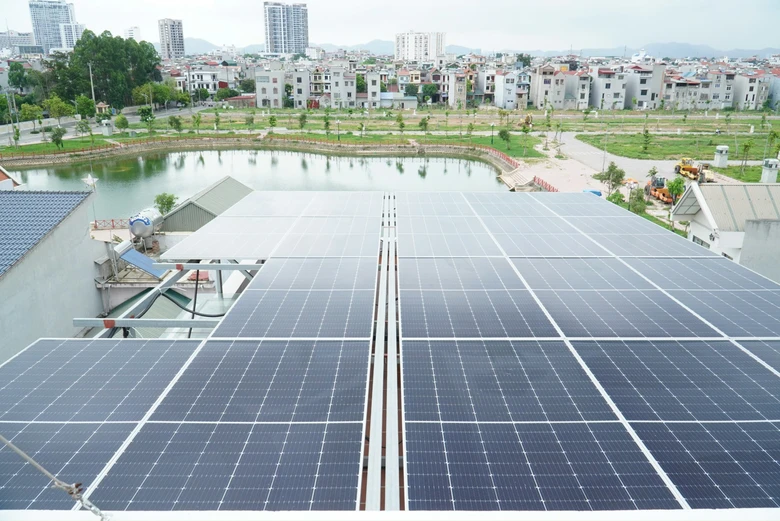 Điện lực miền Bắc vận động lắp điện mặt trời mái nhà: Giảm tiền điện, chia sẻ với hàng xóm- Ảnh 2. Điện lực miền Bắc vận động lắp điện mặt trời mái nhà: Giảm tiền điện, chia sẻ với hàng xóm- Ảnh 2.
