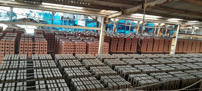 Hà Tĩnh: Nhà máy gạch bị phạt 320 triệu đồng vì thiếu giấy phép môi trường - Ảnh 1. Hà Tĩnh: Nhà máy gạch bị phạt 320 triệu đồng vì thiếu giấy phép môi trường - Ảnh 1.