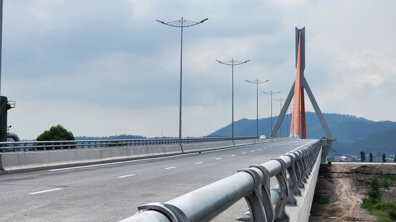 Cầu ngh&igrave;n tỷ đồng vượt s&ocirc;ng Thương, d&acirc;n hết cảnh qua s&ocirc;ng lụy ph&agrave;- Ảnh 16.