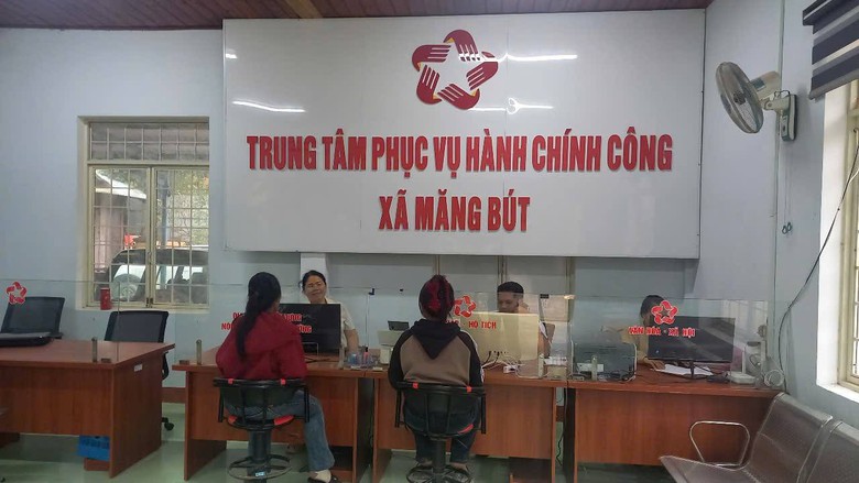 V&igrave; sao 24 x&atilde; ở Quảng Ng&atilde;i kh&ocirc;ng ph&aacute;t sinh thủ tục h&agrave;nh ch&iacute;nh trong tuần đầu ti&ecirc;n?- Ảnh 1.
