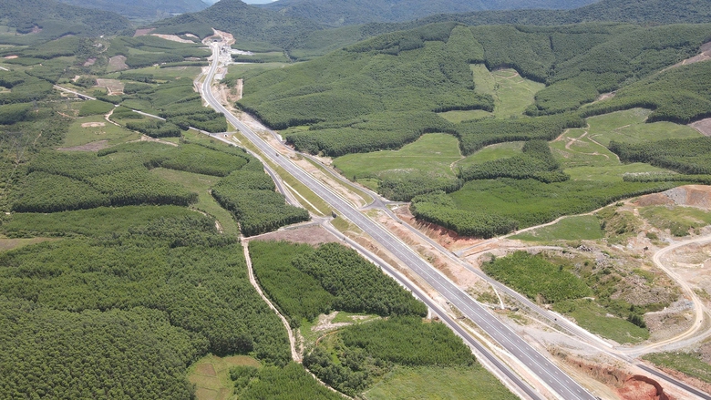 Hơn 300 ngày thần tốc làm cao tốc - Ảnh 4. Hơn 300 ngày thần tốc làm cao tốc - Ảnh 4.