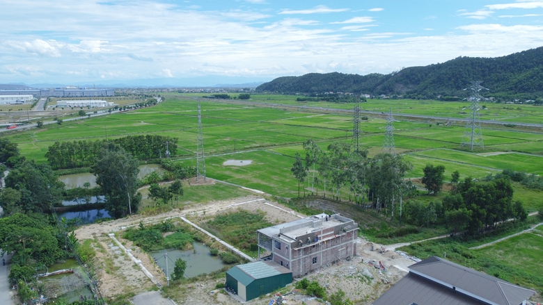 Nghệ An: Nhiều c&ocirc;ng tr&igrave;nh điện nằm trong phạm vi dự &aacute;n đường sắt tốc độ cao Bắc - Nam- Ảnh 1.