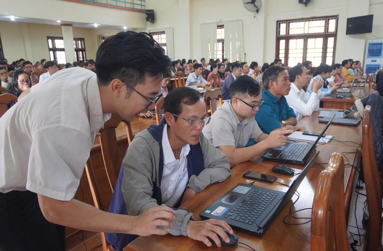 V&igrave; sao 24 x&atilde; ở Quảng Ng&atilde;i kh&ocirc;ng ph&aacute;t sinh thủ tục h&agrave;nh ch&iacute;nh trong tuần đầu ti&ecirc;n?- Ảnh 2.