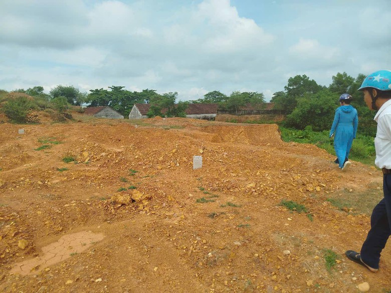 Nghệ An: Phát hiện và xử lý kịp thời hành vi đắp mộ giả, lấn chiếm đất nông nghiệp- Ảnh 3. Nghệ An: Phát hiện và xử lý kịp thời hành vi đắp mộ giả, lấn chiếm đất nông nghiệp- Ảnh 3.