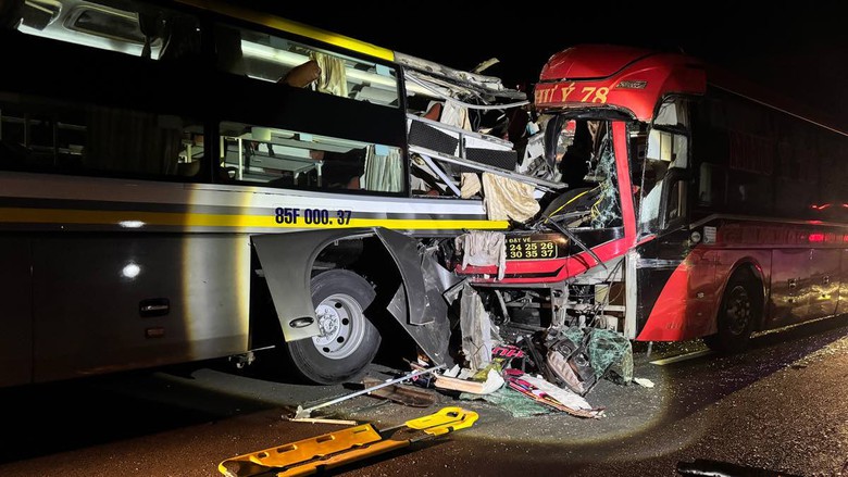 Thủ tướng yêu cầu tập trung khắc phục hậu quả vụ TNGT trên cao tốc Phan Thiết - Vĩnh Hảo- Ảnh 1. Thủ tướng yêu cầu tập trung khắc phục hậu quả vụ TNGT trên cao tốc Phan Thiết - Vĩnh Hảo- Ảnh 1.