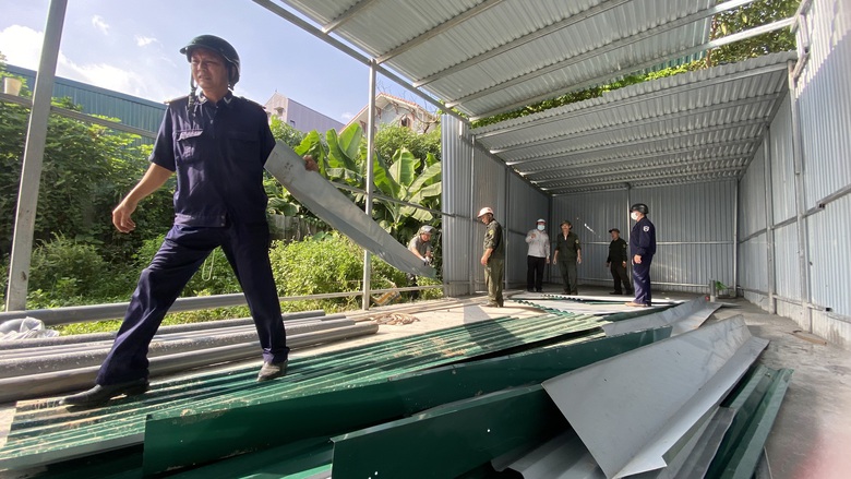 Cưỡng chế loạt nhà xưởng xây dựng trái phép ven hồ Định Công- Ảnh 2. Cưỡng chế loạt nhà xưởng xây dựng trái phép ven hồ Định Công- Ảnh 2.