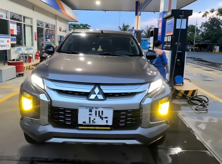 Lắp thêm thanh đèn led soi biển số phía trước, ô tô có được đăng kiểm?- Ảnh 1. Lắp thêm thanh đèn led soi biển số phía trước, ô tô có được đăng kiểm?- Ảnh 1.