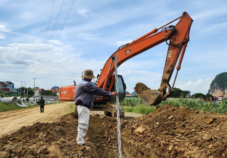 Thanh H&oacute;a: Đẩy nhanh tiến độ dự &aacute;n đường Đ&ocirc;ng T&acirc;y 3, ho&agrave;n th&agrave;nh trước 31/12- Ảnh 3.