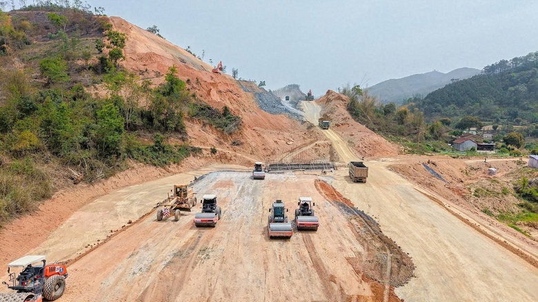 Phấn đấu ho&agrave;n th&agrave;nh th&ecirc;m hơn 700km cao tốc trong năm 2025- Ảnh 1.
