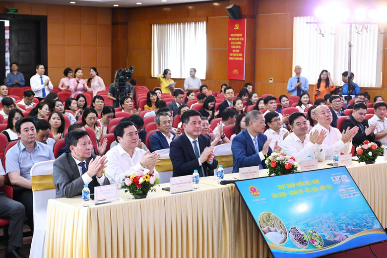 Xuất khẩu giữ vai tr&ograve; trụ cột, hướng đến ph&aacute;t triển bền vững- Ảnh 1.