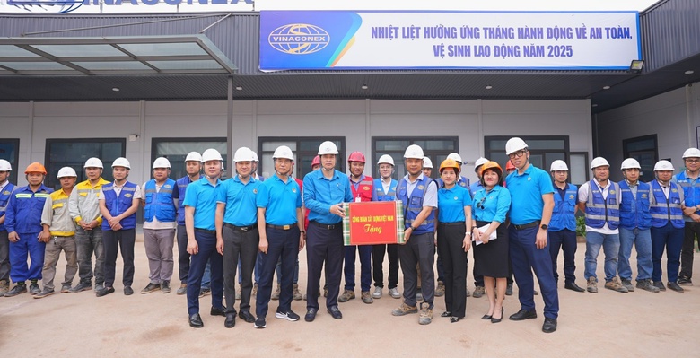 Quan hệ lao động tại doanh nghiệp kh&ocirc;ng c&ograve;n vốn Nh&agrave; nước: B&agrave;i to&aacute;n giữ ổn định từ gốc- Ảnh 1.