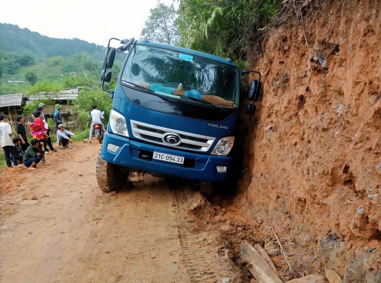 H&agrave;nh tr&igrave;nh vượt n&uacute;i x&acirc;y trường nơi rẻo cao L&agrave;o Cai- Ảnh 1.