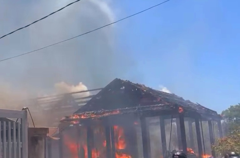 H&agrave; Tĩnh: Ch&aacute;y ng&ocirc;i nh&agrave; gỗ 3 gian, thiệt hại gần 7 tỷ đồng- Ảnh 4.