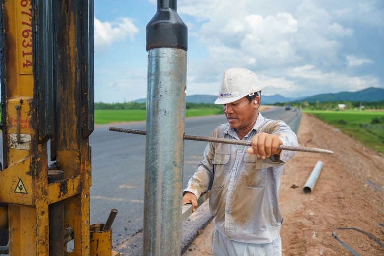 Đua nước r&uacute;t th&ocirc;ng xe kỹ thuật 10km cao tốc Quảng Ng&atilde;i - Ho&agrave;i Nhơn- Ảnh 3.