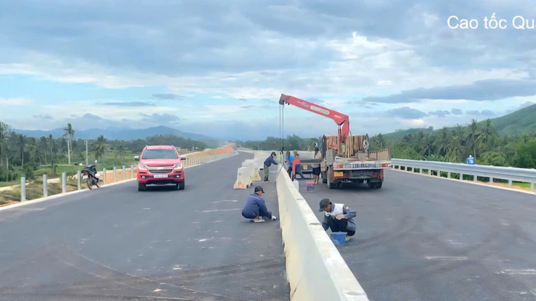 Đua nước r&uacute;t th&ocirc;ng xe kỹ thuật 10km cao tốc Quảng Ng&atilde;i - Ho&agrave;i Nhơn- Ảnh 9.