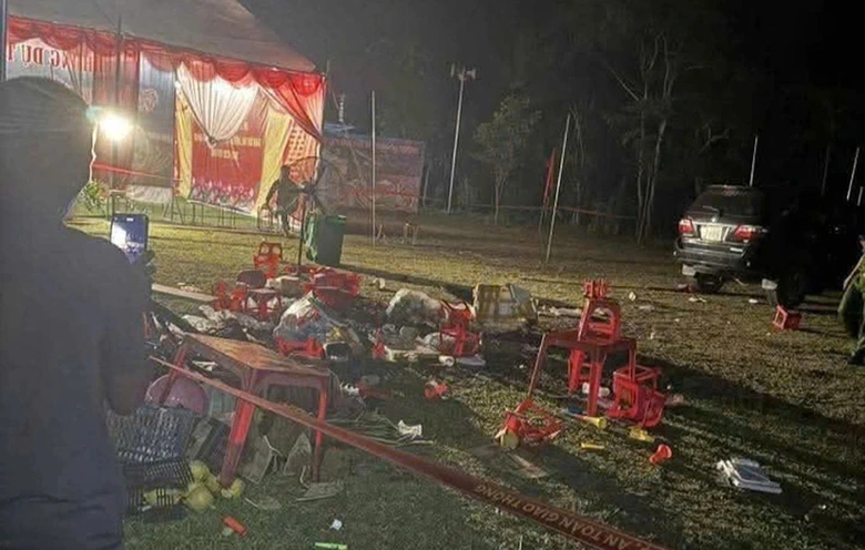 L&agrave;o Cai: Xe l&ugrave;i tr&uacute;ng nh&oacute;m trẻ ở nh&agrave; văn h&oacute;a, 1 b&eacute; tử vong, 7 b&eacute; bị thương- Ảnh 1.