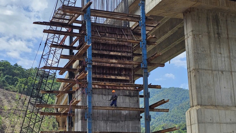 Đẩy nhanh tiến độ 50 cầu tr&ecirc;n cao tốc qua th&agrave;nh phố Huế- Ảnh 13.