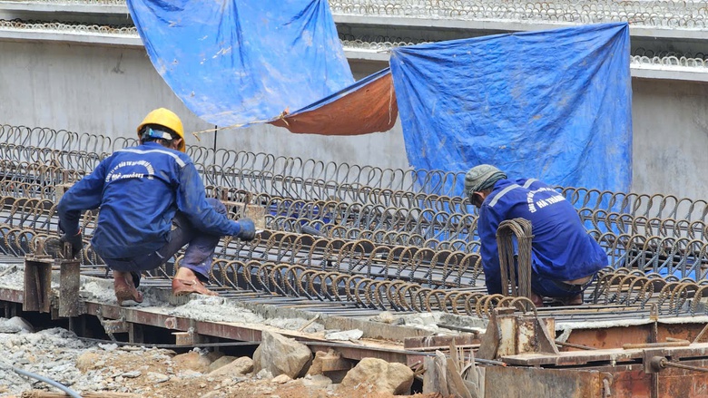 Đẩy nhanh tiến độ 50 cầu tr&ecirc;n cao tốc qua th&agrave;nh phố Huế- Ảnh 10.