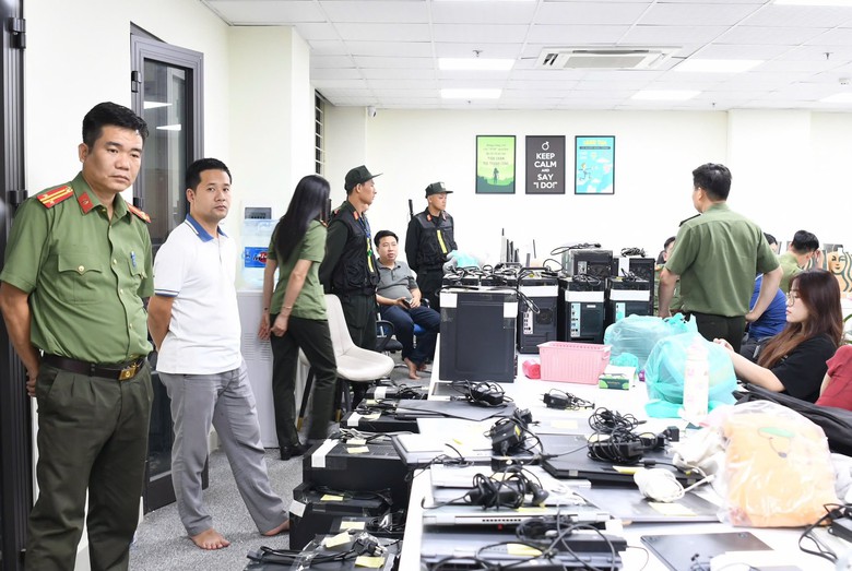 Triệt phá đường dây lừa đảo tiền ảo quy mô hàng tỷ USD ở Phú Thọ- Ảnh 2. Triệt phá đường dây lừa đảo tiền ảo quy mô hàng tỷ USD ở Phú Thọ- Ảnh 2.