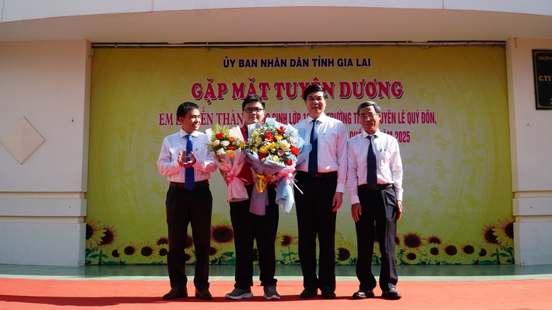 Gia Lai tuy&ecirc;n dương học sinh đạt Huy chương V&agrave;ng Olympic Tin học quốc tế- Ảnh 3.