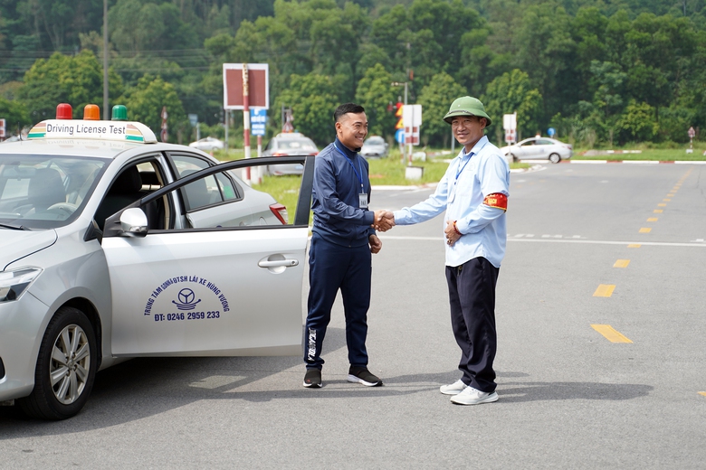 Được chọn thứ tự nội dung s&aacute;t hạch cấp GPLX, nhiều học vi&ecirc;n vượt qua phần thi kh&oacute;- Ảnh 10.