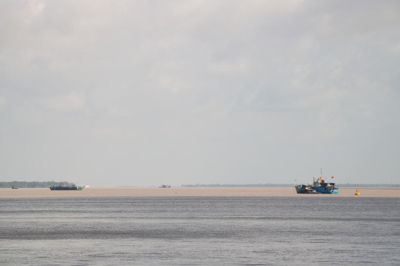 Từ 18/8, chủ tàu vào, rời các cảng ở Trà Vinh cũ làm thủ tục ở đâu?- Ảnh 1. Từ 18/8, chủ tàu vào, rời các cảng ở Trà Vinh cũ làm thủ tục ở đâu?- Ảnh 1.