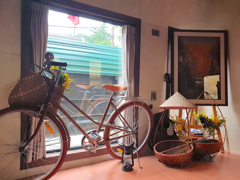 Lên tàu “Hà Nội 5 cửa ô”, ngắm phố xưa, nghe ả đào, thưởng vị Tràng An- Ảnh 6. Lên tàu “Hà Nội 5 cửa ô”, ngắm phố xưa, nghe ả đào, thưởng vị Tràng An- Ảnh 6.