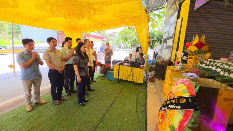 L&agrave;o Cai: Y&ecirc;u cầu xử nghi&ecirc;m ph&oacute; b&iacute; thư x&atilde; uống rượu t&ocirc;ng xe v&agrave;o đ&aacute;m đ&ocirc;ng, b&eacute; 8 tuổi tử vong- Ảnh 1.