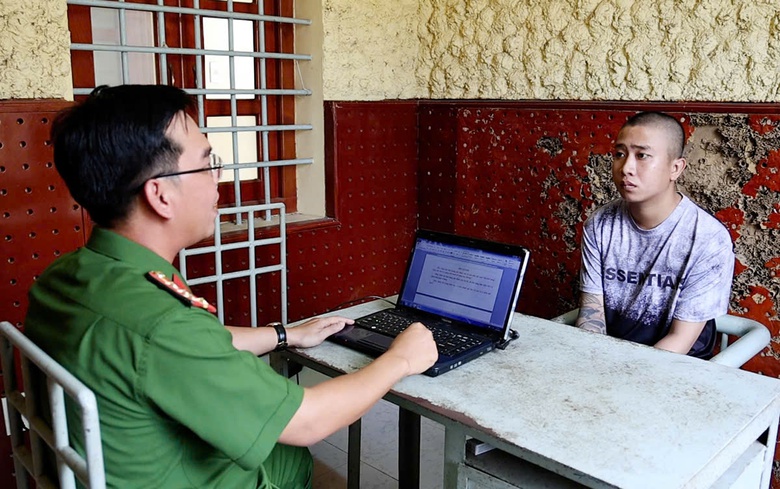 An Giang: Bắt nh&oacute;m 19 thanh, thiếu ni&ecirc;n ch&eacute;m người đ&agrave;n &ocirc;ng trọng thương- Ảnh 2.