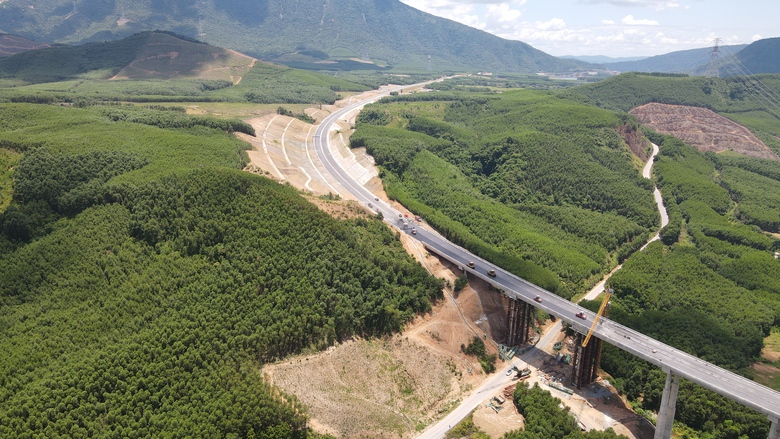 Nỗ lực trước ng&agrave;y th&ocirc;ng xe cao tốc Vũng &Aacute;ng - B&ugrave;ng- Ảnh 4.