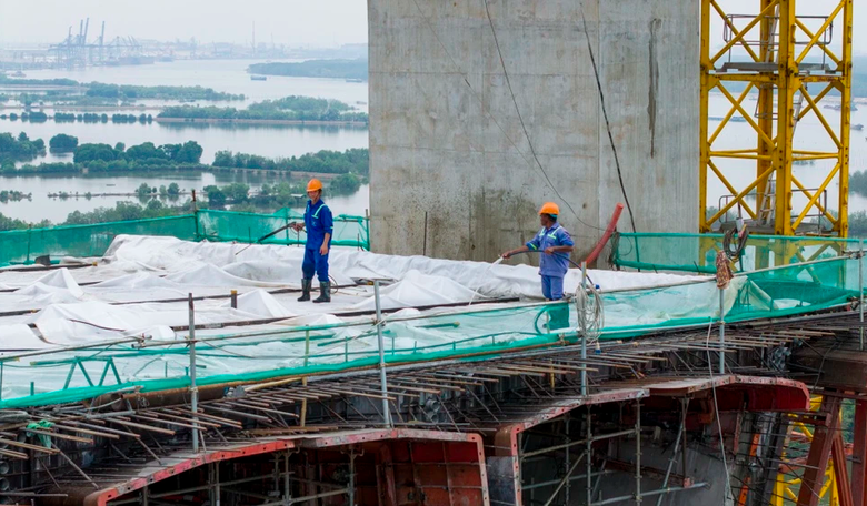 Cầu Phước An gần 5.000 tỷ đồng: Thi c&ocirc;ng 3 ca, 4 k&iacute;p để về đ&iacute;ch đ&uacute;ng hẹn 2027- Ảnh 2.