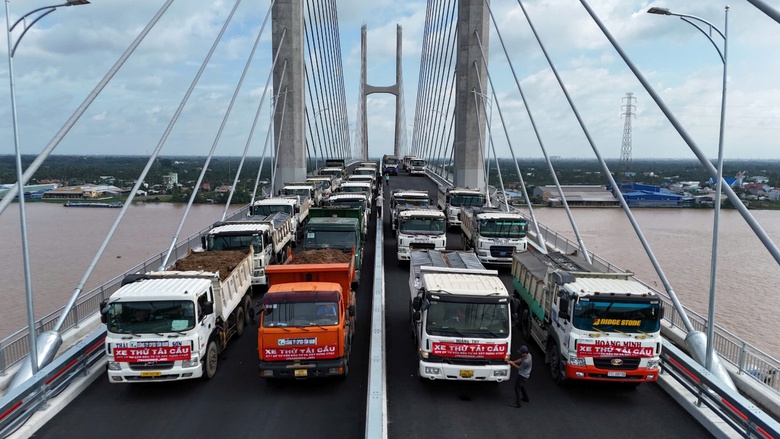 Tăng tốc những hạng mục cuối tại cầu Rạch Miễu 2, về đ&iacute;ch trước 6 th&aacute;ng- Ảnh 4.