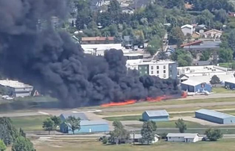 Mỹ: Hai máy bay va chạm trên đường băng, gây cháy nổ nghiêm trọng- Ảnh 1. Mỹ: Hai máy bay va chạm trên đường băng, gây cháy nổ nghiêm trọng- Ảnh 1.