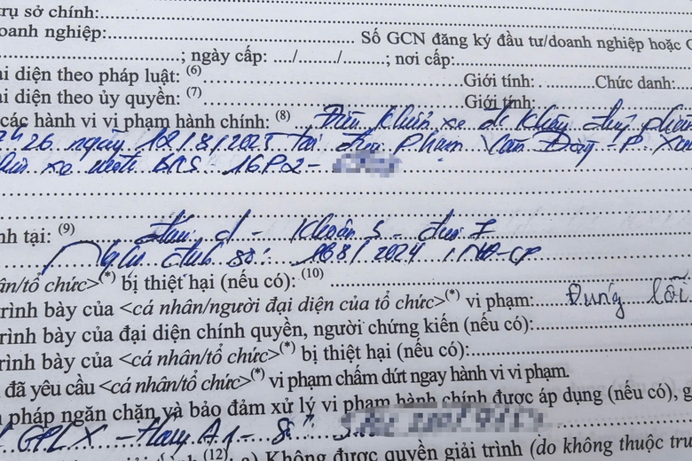 CSGT H&agrave; Nội tăng cường phạt nguội xe m&aacute;y lấn l&agrave;n &ocirc; t&ocirc; tr&ecirc;n đường ph&acirc;n l&agrave;n cứng- Ảnh 9.