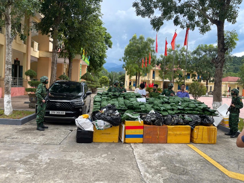 H&agrave; Tĩnh: Bắt giữ đối tượng cất giấu 240kg cần sa kh&ocirc;- Ảnh 1.