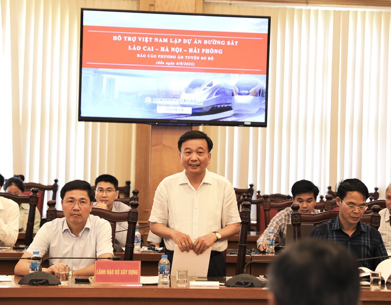 Thứ trưởng Nguyễn Danh Huy kiểm tra dự án đường sắt Lào Cai - Hà Nội - Hải Phòng- Ảnh 2. Thứ trưởng Nguyễn Danh Huy kiểm tra dự án đường sắt Lào Cai - Hà Nội - Hải Phòng- Ảnh 2.