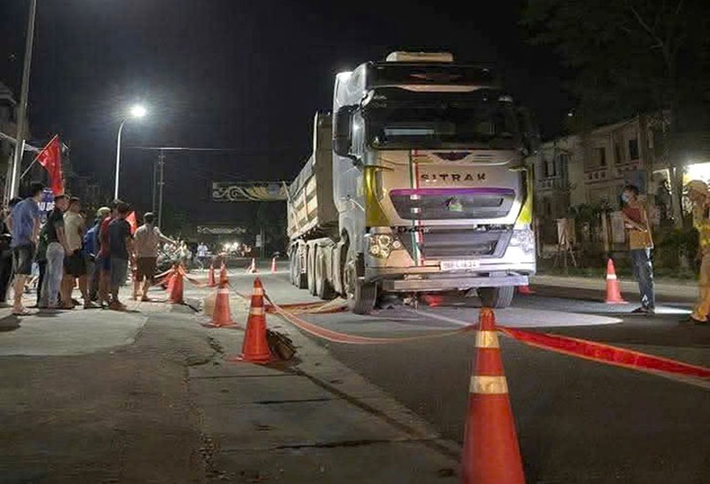 Hiện trường vụ tai nạn khiến thiếu ni&ecirc;n 14 tuổi tử vong thương t&acirc;m.