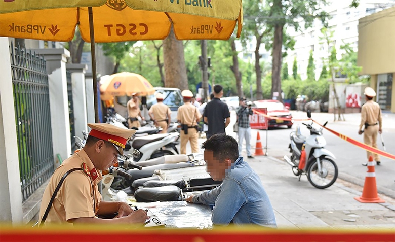 Bỏ xe, không nộp phạt bị xử lý thế nào?- Ảnh 1. Bỏ xe, không nộp phạt bị xử lý thế nào?- Ảnh 1.